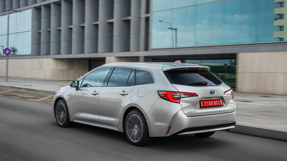 Τι Toyota να αγοράσω, C-HR ή Corolla;